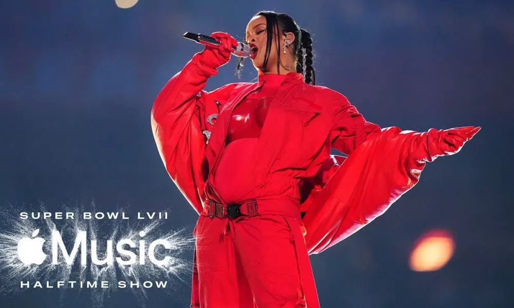 Rihannas Apple Music SuperBowl Halftime Show 2023 video Rihanna се завърна на сцената
