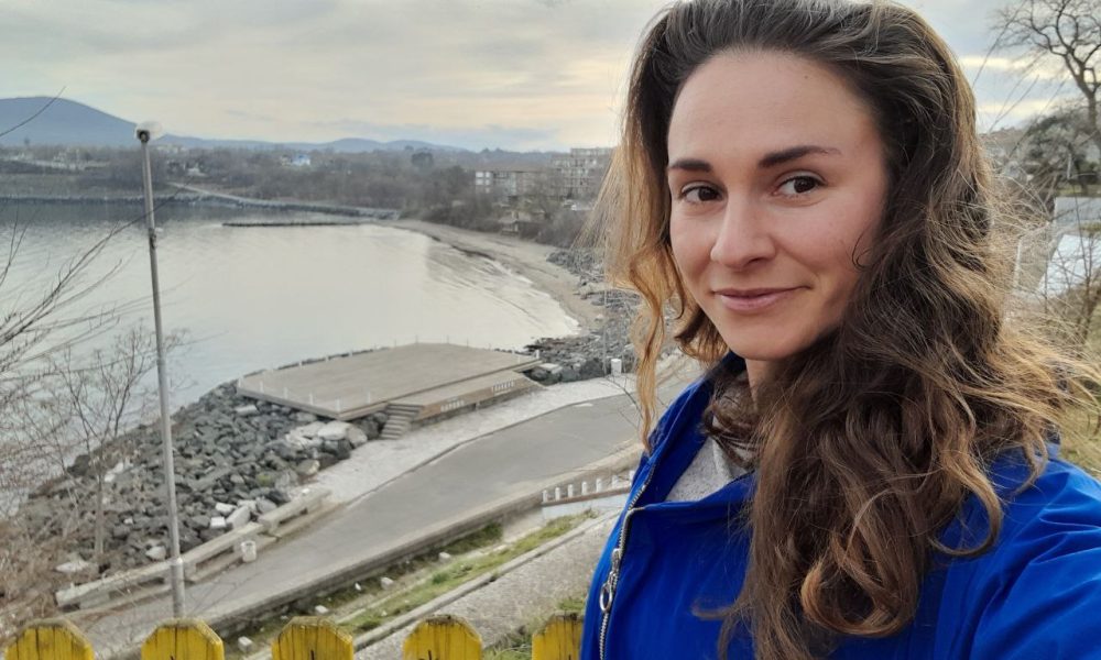 Anjelina Bachvarova Анжелина Бъчварова представя дебютната книга си „Писмо от Тамагочи“