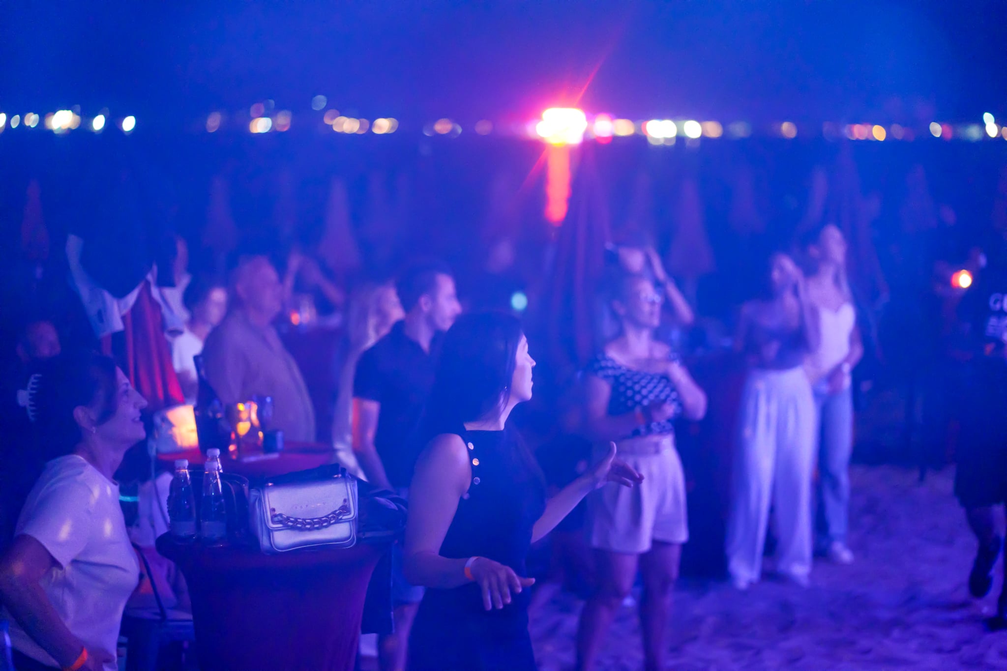 Camping Gradina July Party Стотици посрещнаха Джулай морнинг със звездно парти на “Къмпинг Градина”
