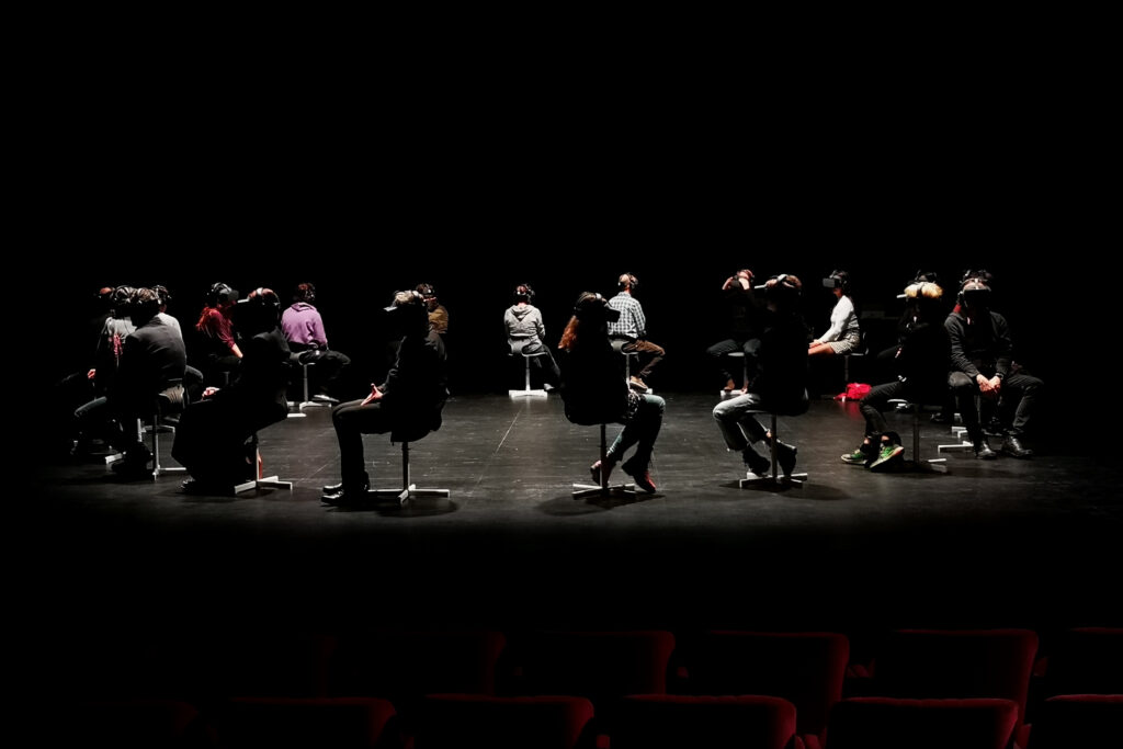 Виртуална реалност, кино и съвременен танц в специална вечер с En–Knap Dance Company 146 stage360 2x3enyabelak03 Виртуална реалност, кино и съвременен танц в специална вечер с En–Knap Dance Company