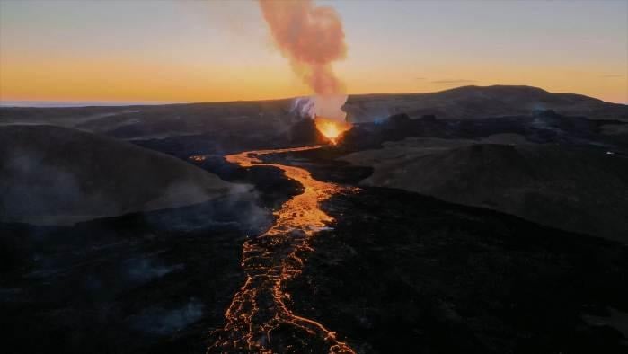 image 4 Сезон на вулканите и недели на праисторическите същества по VIASAT NATURE