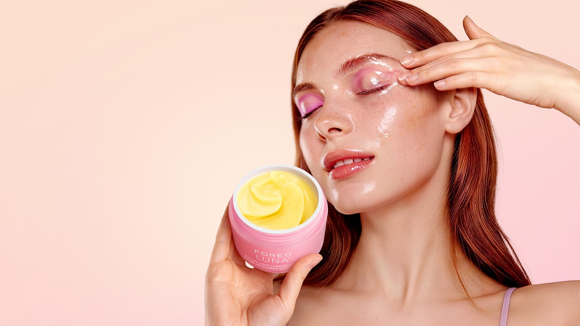 2 FOREO представя нов балсам за почистване на лице от серията LUNA™