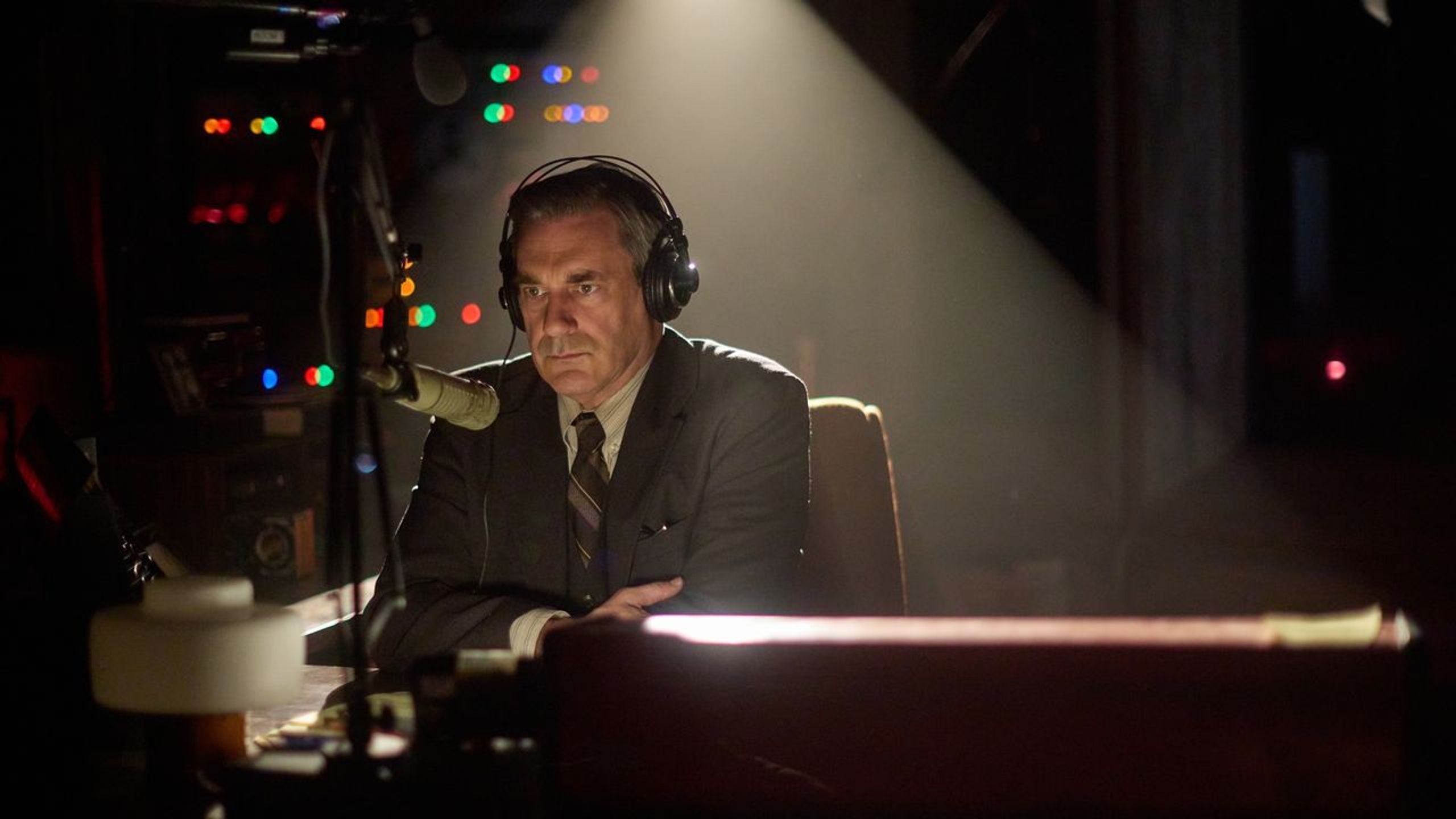 Джон Хам в ролята на Фред Хекман в сериала „Американски заложник“ по HBO Max