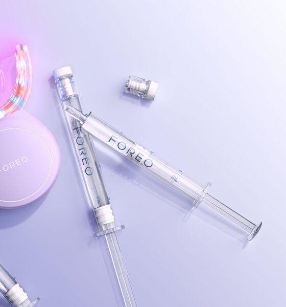 Усмивка с повече светлина: личният ми опит с FOREO ISSA Teeth Whitening Set