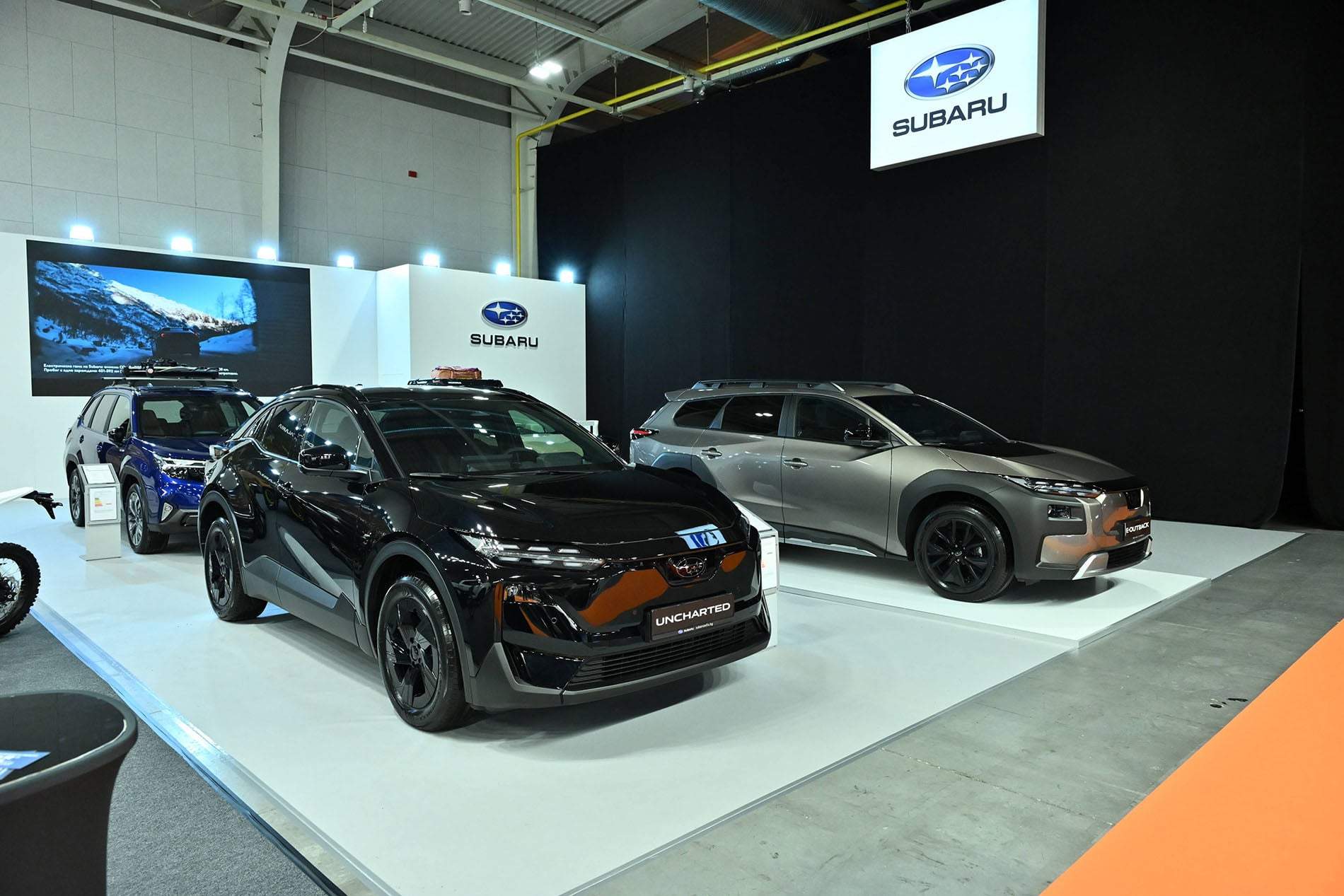Изложбени щандове в Интер Експо Център по време на Asia Motor Show 2026