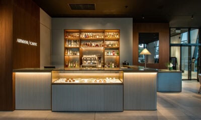Интериорът на първото Armani/Caffè в България в Central Park Burgas
