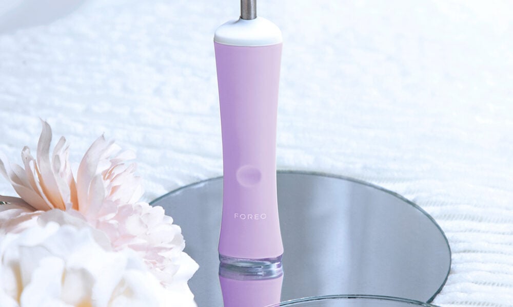Уредът FOREO ESPADA 2 plus със синя LED светлина