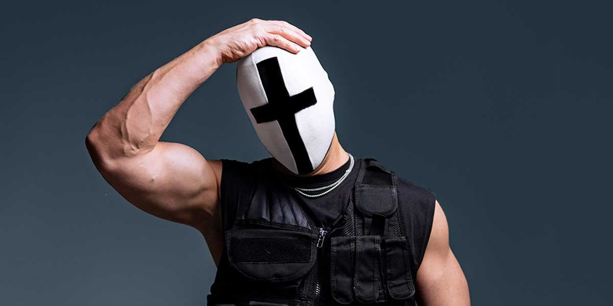 Немският DJ Holy Priest с характерната си маска