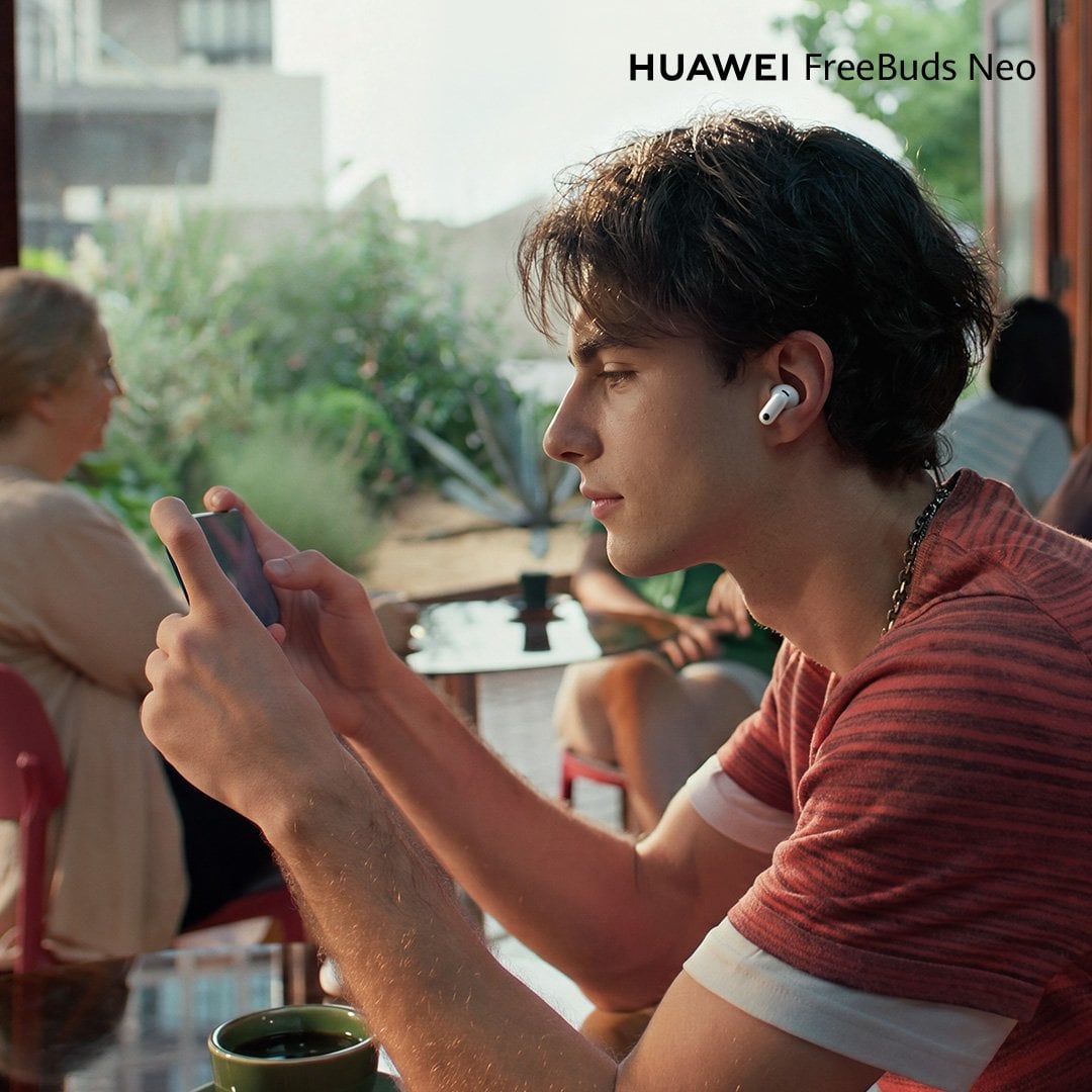 HUAWEI FreeBuds Neo: 129 евро, ваучер за 20 евро до 31 октомври 104 Слушалки HUAWEI FreeBuds Neo и кейсът Mini shuttle