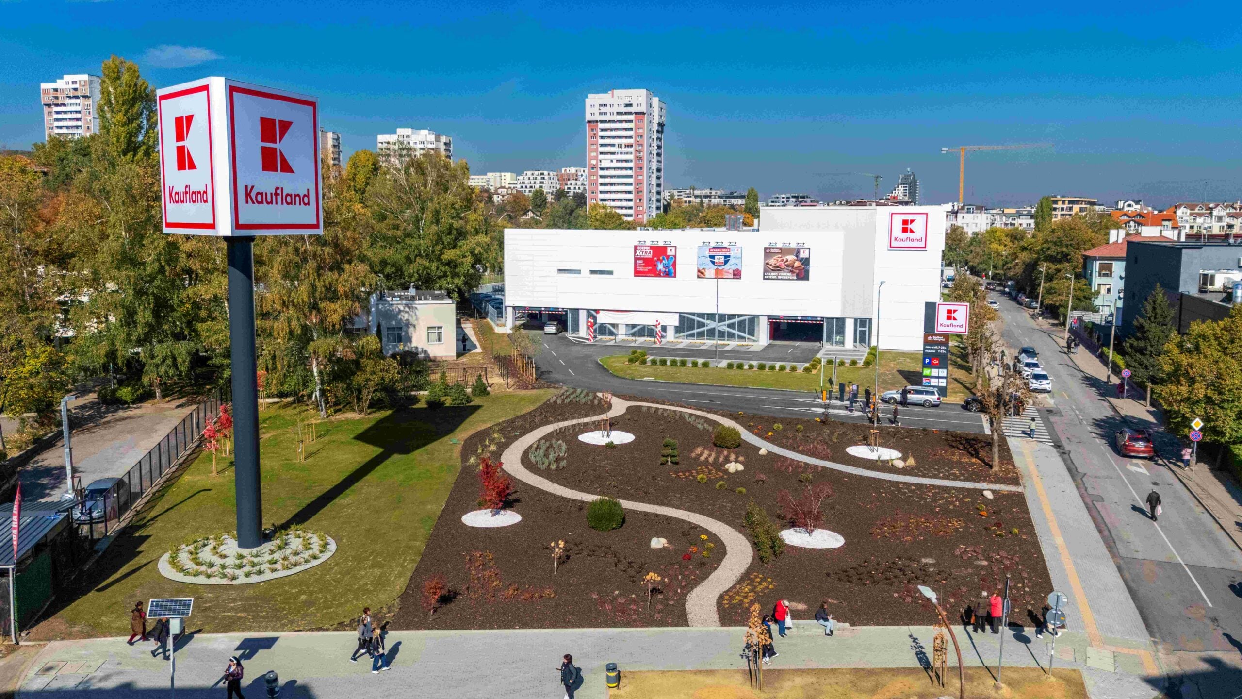Новият хипермаркет Kaufland на ул. „Любляна“ 46 в София