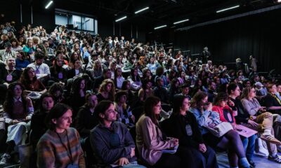 Посетители на фестивала за дизайн Мелба