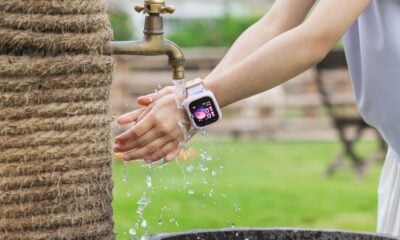 Дете с TCL Kids Watch K5