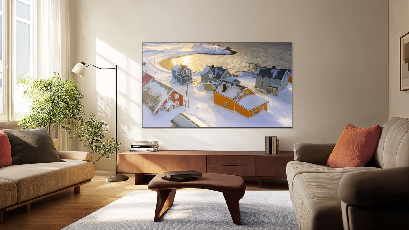 Телевизор TCL P7L с QLED дисплей в домашна среда