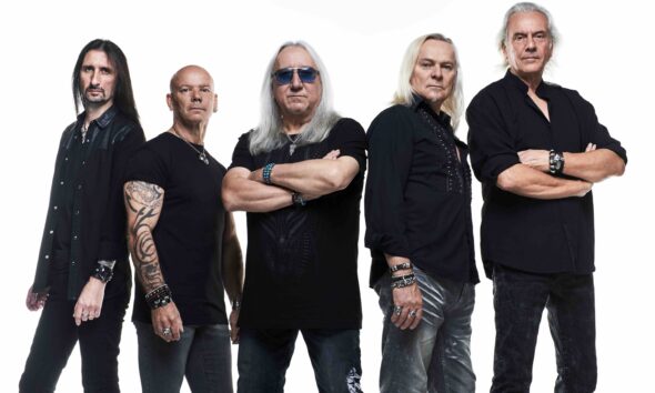 Uriah Heep позират преди прощалното турне The Magician’s Farewell