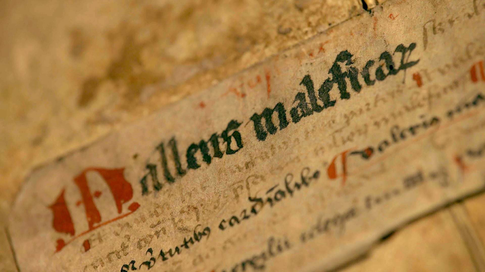 Страница от Malleus Maleficarum в „Най-смъртоносният лов на вещици“
