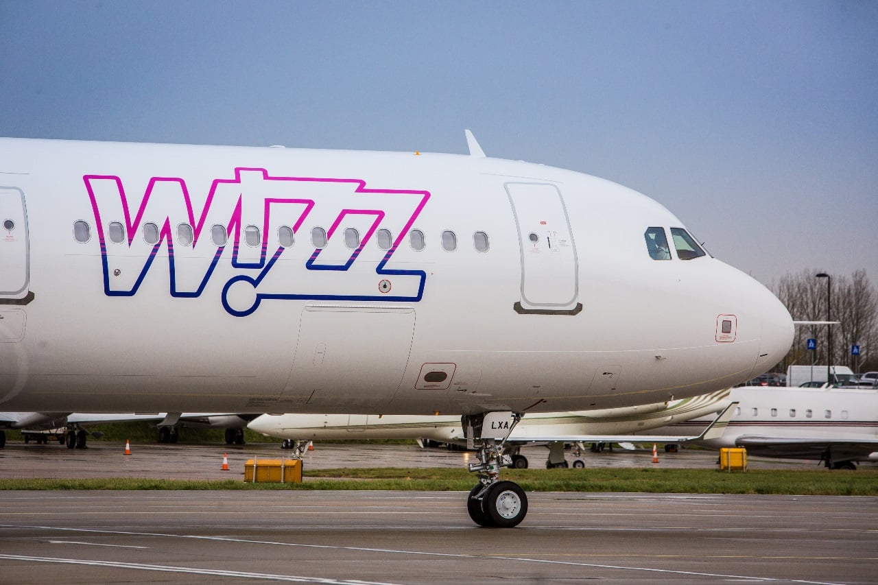 Три нови зимни маршрута от България пуска Wizz Air 140 Кабинен екипаж на Wizz Air